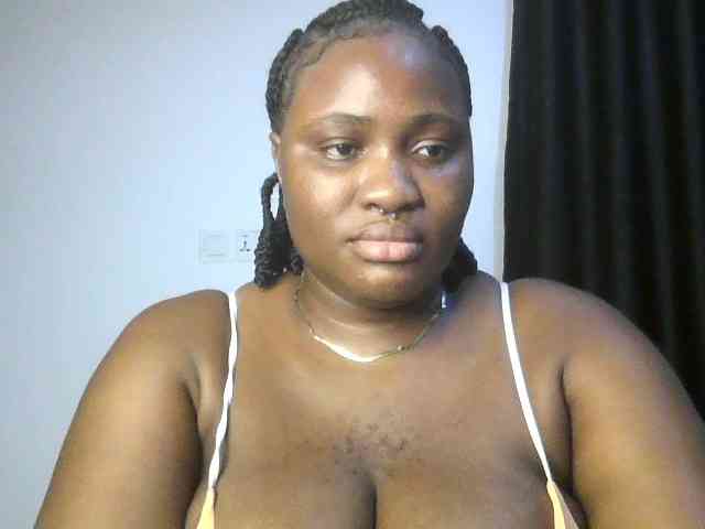 Hotchocolatee191 webcam