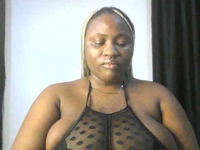 Hotchocolatee191 webcam