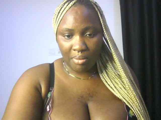 Hotchocolatee191 webcam
