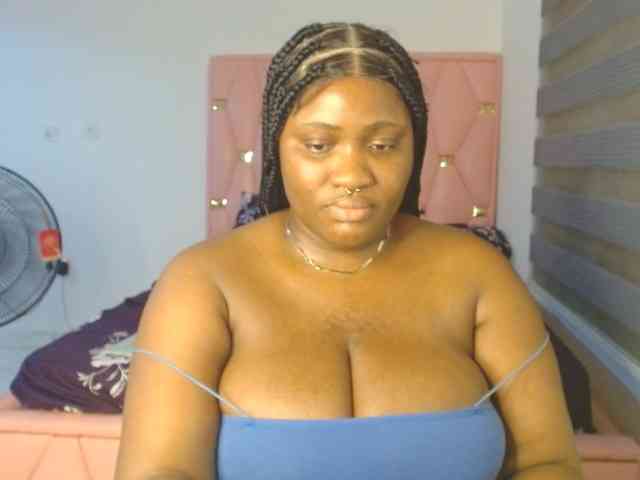 Hotchocolatee191 webcam