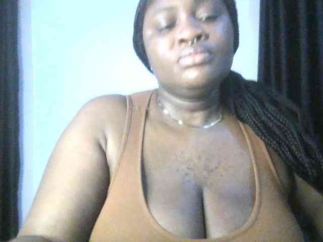Hotchocolatee191 webcam