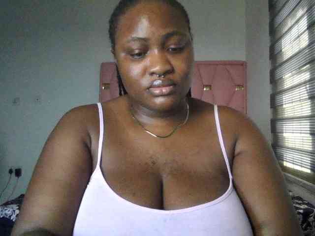 Hotchocolatee191 webcam