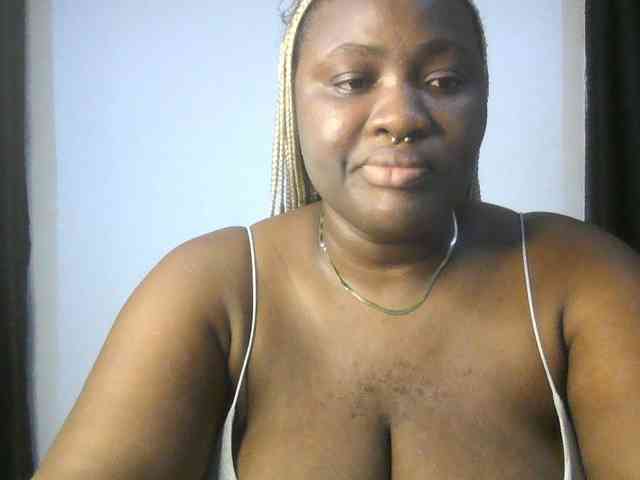 Hotchocolatee191 webcam