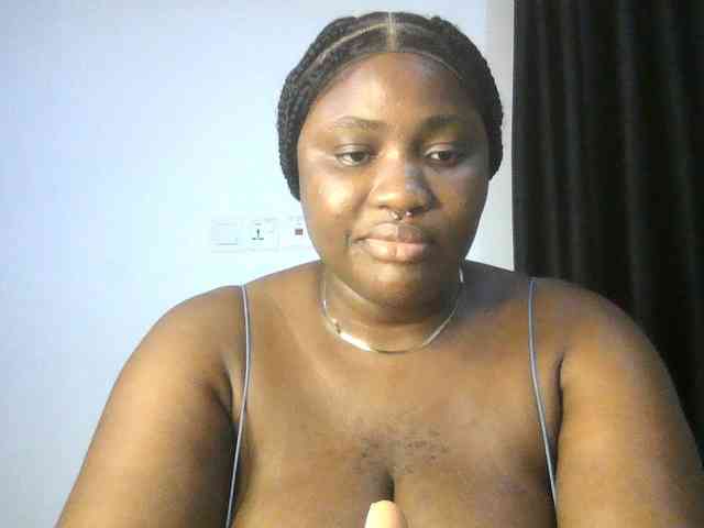 Hotchocolatee191 webcam