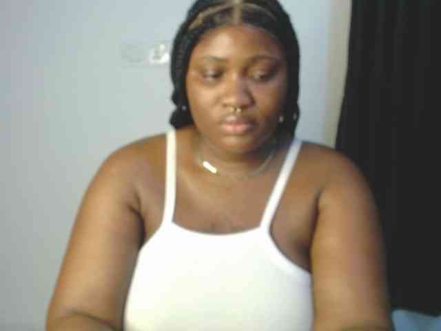Hotchocolatee191 webcam