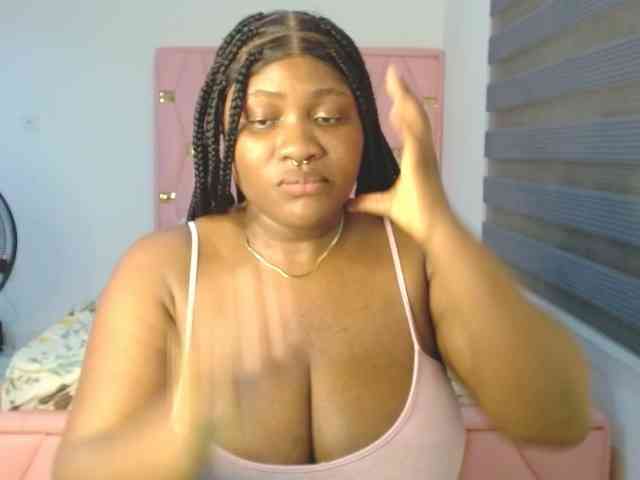 Hotchocolatee191 webcam