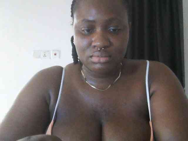 Hotchocolatee191 webcam