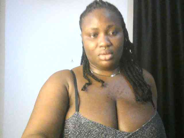 Hotchocolatee191 webcam