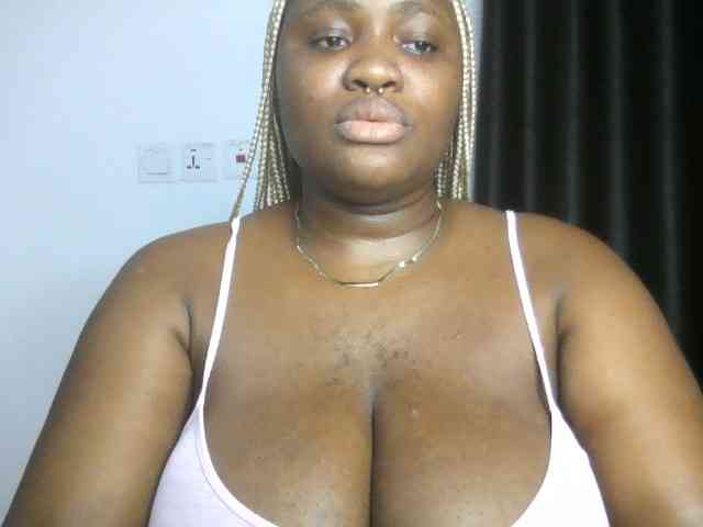 Hotchocolatee191 webcam