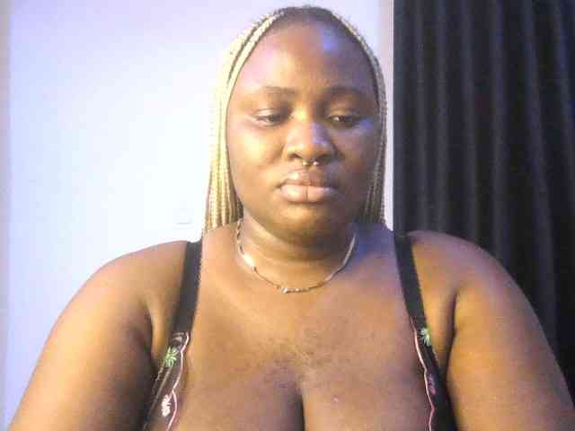 Hotchocolatee191 webcam