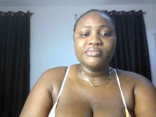 Hotchocolatee191 webcam