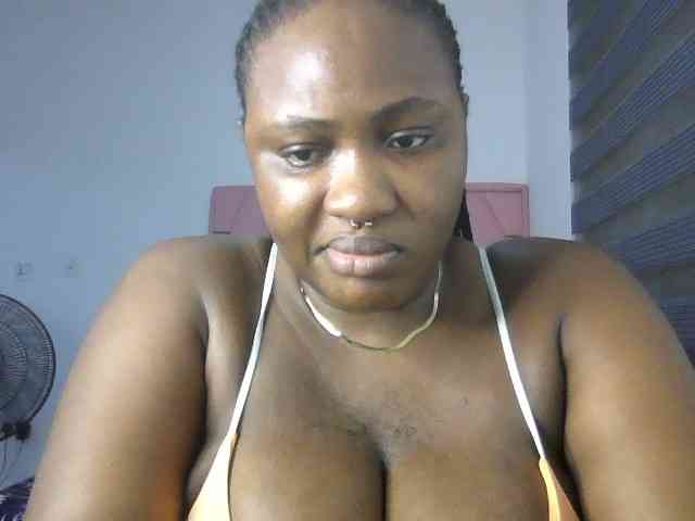 Hotchocolatee191 webcam