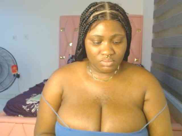 Hotchocolatee191 webcam