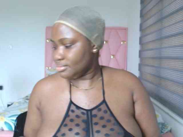 Hotchocolatee191 webcam