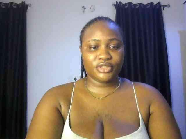 Hotchocolatee191 webcam