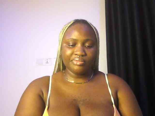 Hotchocolatee191 webcam