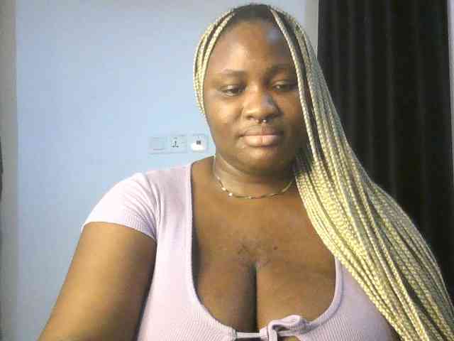 Hotchocolatee191 webcam