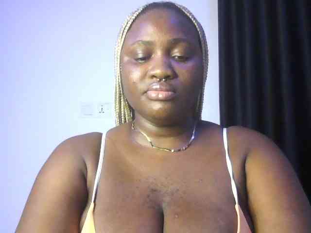 Hotchocolatee191 webcam