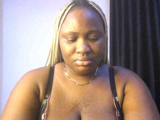 Hotchocolatee191 webcam