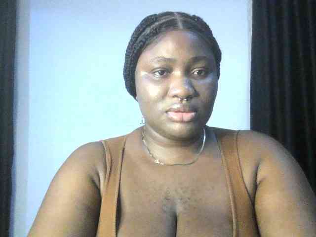Hotchocolatee191 webcam
