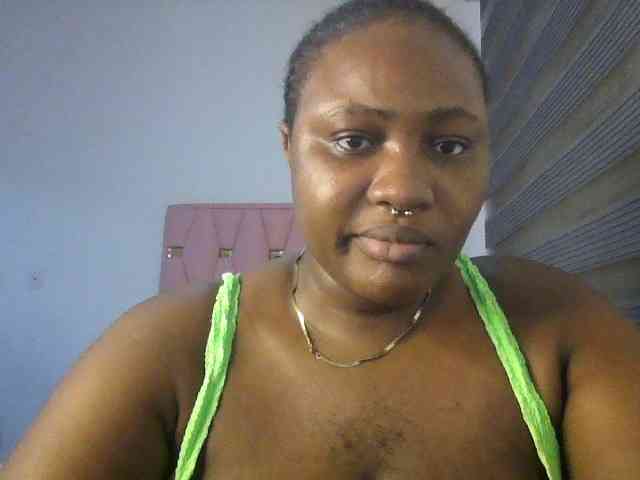 Hotchocolatee191 webcam