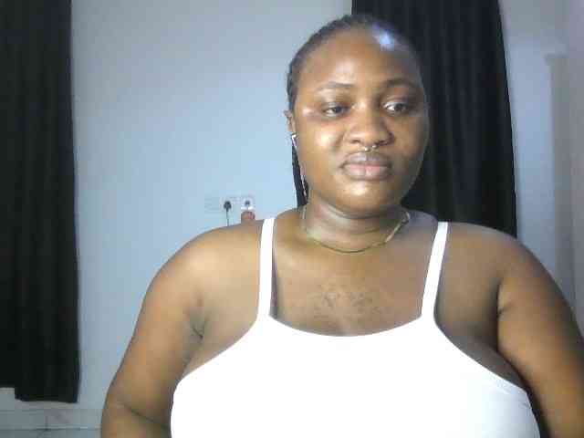 Hotchocolatee191 webcam