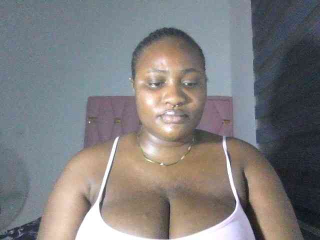 Hotchocolatee191 webcam