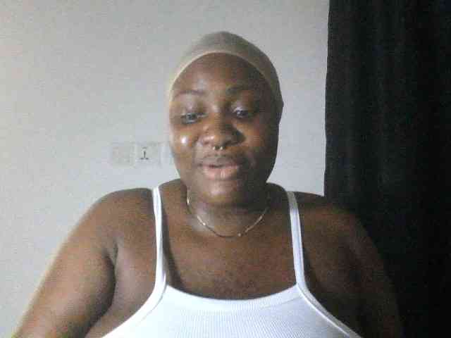 Hotchocolatee191 webcam