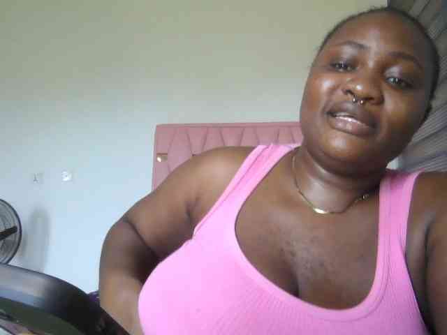 Hotchocolatee191 webcam