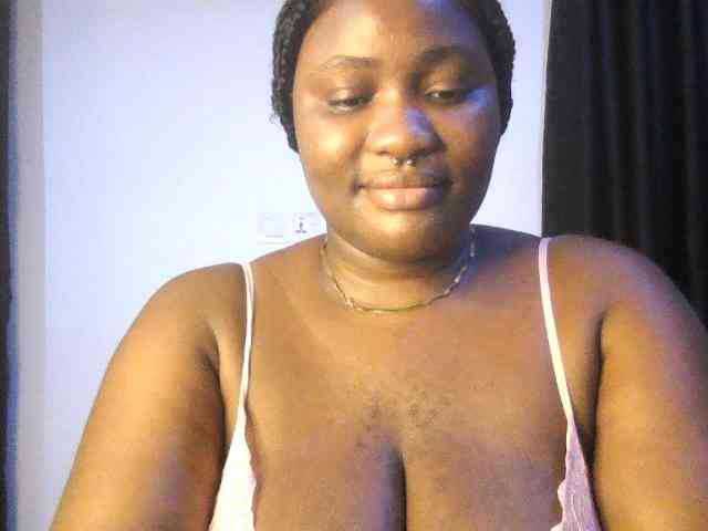 Hotchocolatee191 webcam