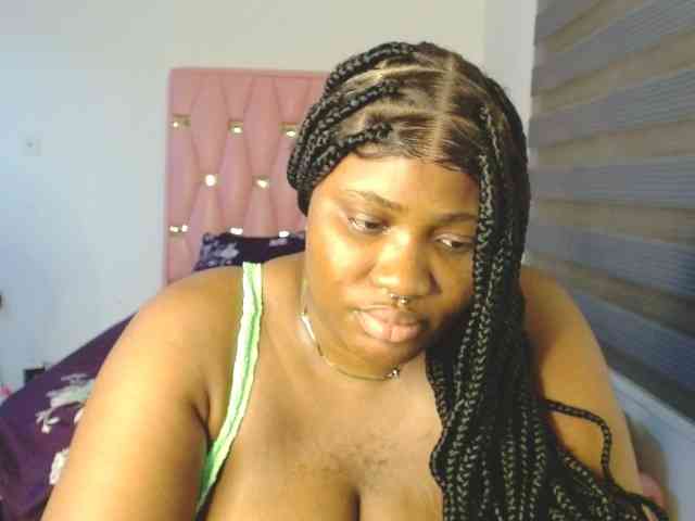 Hotchocolatee191 webcam