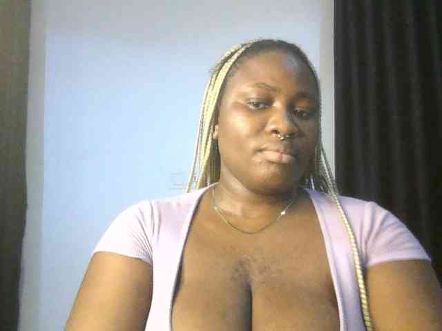 Hotchocolatee191 webcam
