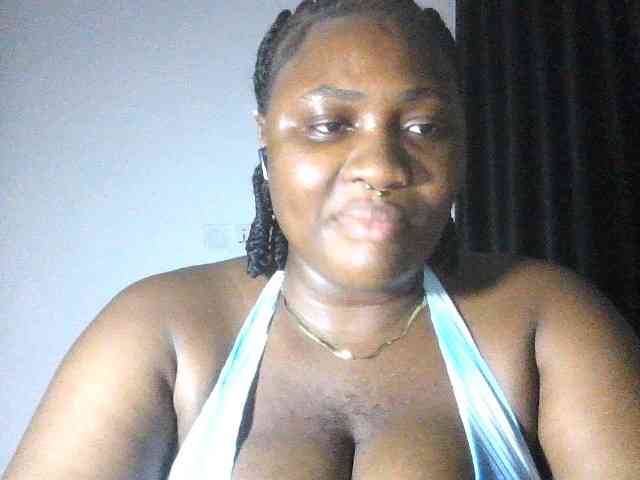 Hotchocolatee191 webcam