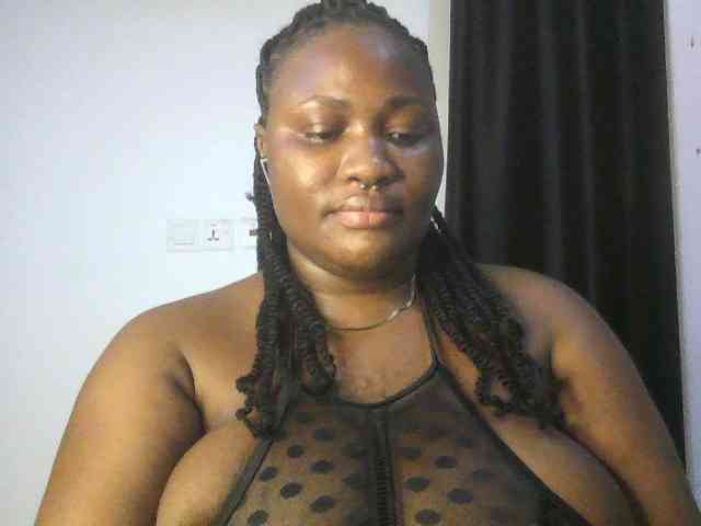 Hotchocolatee191 webcam