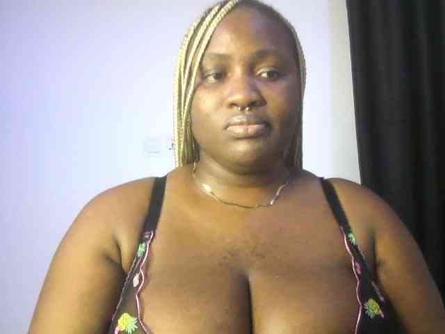 Hotchocolatee191 webcam