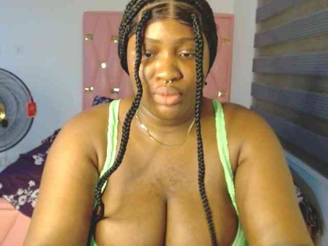 Hotchocolatee191 webcam