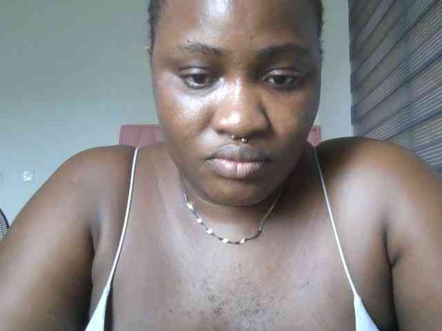 Hotchocolatee191 webcam