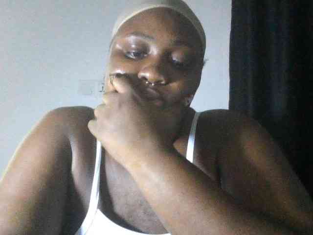 Hotchocolatee191 webcam