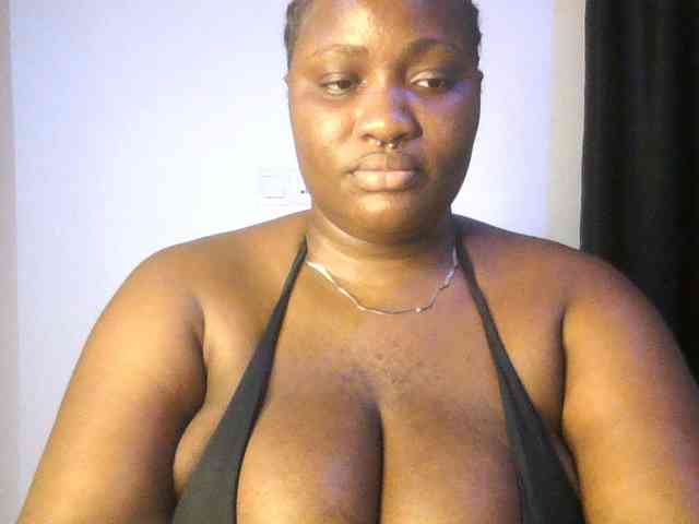 Hotchocolatee191 webcam