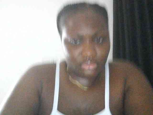 Hotchocolatee191 webcam