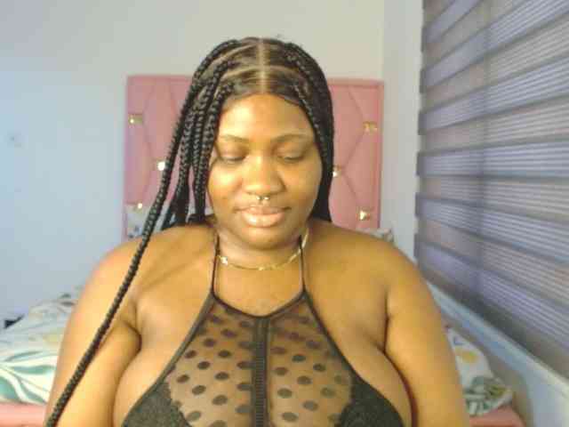 Hotchocolatee191 webcam