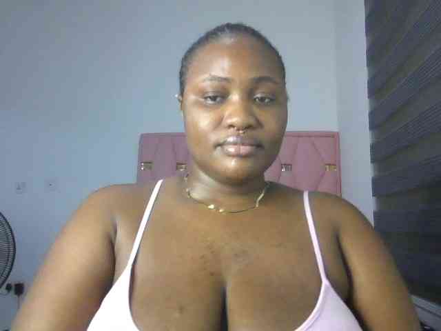 Hotchocolatee191 webcam