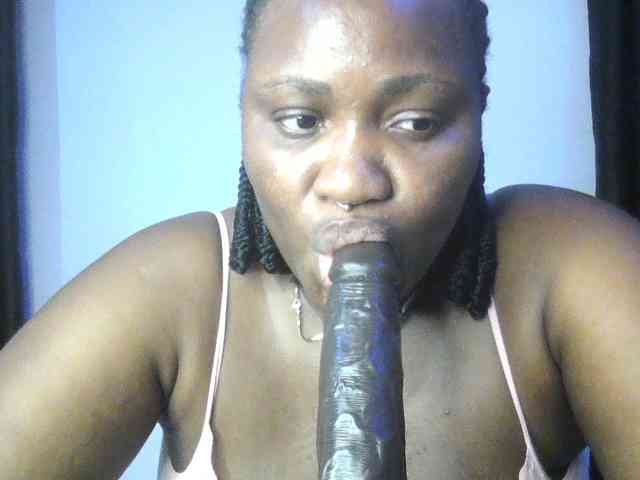 Hotchocolatee191 webcam