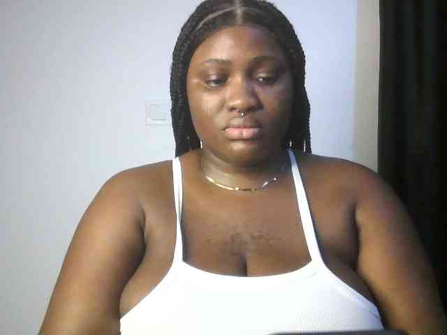 Hotchocolatee191 webcam