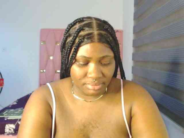 Hotchocolatee191 webcam