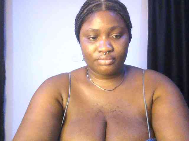 Hotchocolatee191 webcam