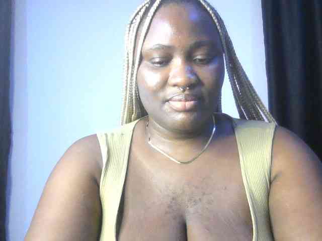 Hotchocolatee191 Live Webcam on BongaCams