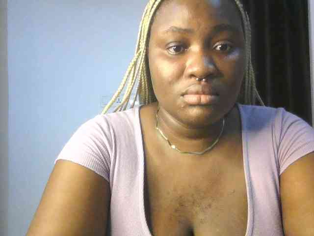 Hotchocolatee191 webcam