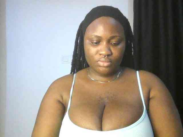 Hotchocolatee191 webcam
