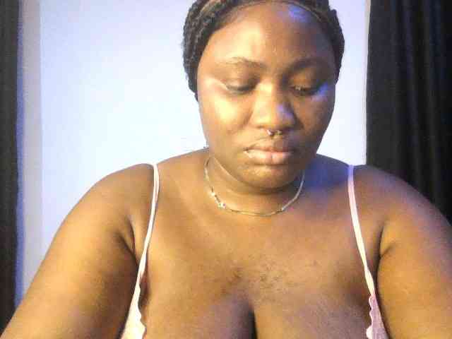 Hotchocolatee191 webcam